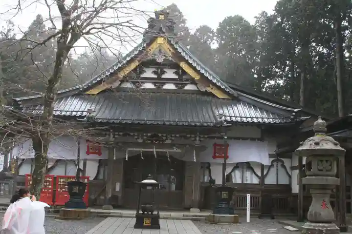 久遠寺の本殿・本堂