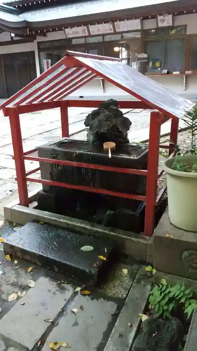 王子稲荷神社の手水舎