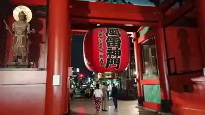 浅草寺の山門・神門
