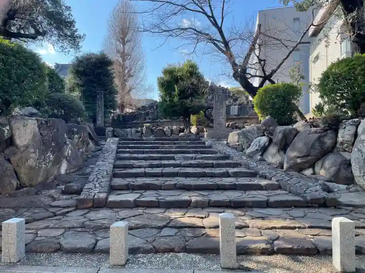 瑞円寺の{uncategorized: "未分類", other: "その他", undefined: "問題あり", building: "その他建物", grave: "お墓", sacred_gate: "鳥居", guardian: "狛犬", statue: "像", buddha: "仏像", history: "歴史", nature: "自然", garden: "庭園", animal: "動物", pagoda: "塔", temizu: "手水舎", mountain_gate: "山門・神門", sanctuary: "本殿・本堂", subordinate: "末社・摂社", art: "芸術", scenery: "景色", jizo: "地蔵", ema: "絵馬", goshuin: "御朱印", omikuji: "おみくじ", items: "授与品その他", amulet: "お守り", goshuincho: "御朱印帳", eats: "食事", festival: "お祭り", votive_dance: "神楽", shichigosan: "七五三参", wedding: "結婚式", experience: "体験その他", initially: "初詣", around: "周辺", anti_infection: "感染症対策"}