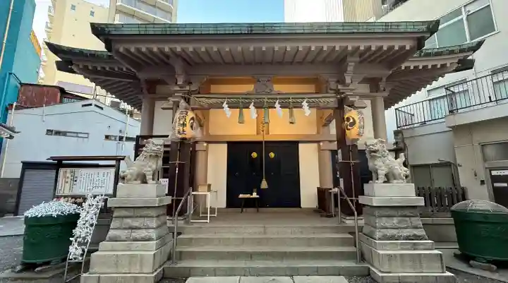 須賀神社の{uncategorized: "未分類", other: "その他", undefined: "問題あり", building: "その他建物", grave: "お墓", sacred_gate: "鳥居", guardian: "狛犬", statue: "像", buddha: "仏像", history: "歴史", nature: "自然", garden: "庭園", animal: "動物", pagoda: "塔", temizu: "手水舎", mountain_gate: "山門・神門", sanctuary: "本殿・本堂", subordinate: "末社・摂社", art: "芸術", scenery: "景色", jizo: "地蔵", ema: "絵馬", goshuin: "御朱印", omikuji: "おみくじ", items: "授与品その他", amulet: "お守り", goshuincho: "御朱印帳", eats: "食事", festival: "お祭り", votive_dance: "神楽", shichigosan: "七五三参", wedding: "結婚式", experience: "体験その他", initially: "初詣", around: "周辺", anti_infection: "感染症対策"}