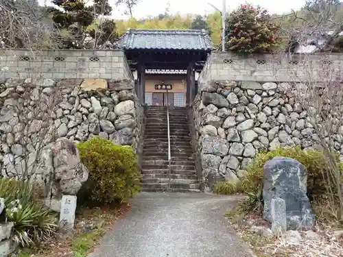 瑞岩寺の山門