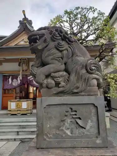穏田神社の狛犬