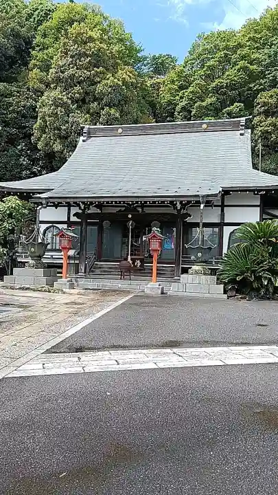 浄流寺の{uncategorized: "未分類", other: "その他", undefined: "問題あり", building: "その他建物", grave: "お墓", sacred_gate: "鳥居", guardian: "狛犬", statue: "像", buddha: "仏像", history: "歴史", nature: "自然", garden: "庭園", animal: "動物", pagoda: "塔", temizu: "手水舎", mountain_gate: "山門・神門", sanctuary: "本殿・本堂", subordinate: "末社・摂社", art: "芸術", scenery: "景色", jizo: "地蔵", ema: "絵馬", goshuin: "御朱印", omikuji: "おみくじ", items: "授与品その他", amulet: "お守り", goshuincho: "御朱印帳", eats: "食事", festival: "お祭り", votive_dance: "神楽", shichigosan: "七五三参", wedding: "結婚式", experience: "体験その他", initially: "初詣", around: "周辺", anti_infection: "感染症対策"}