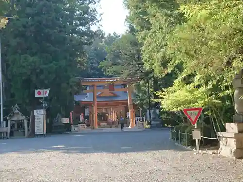 穂高神社本宮の建物その他