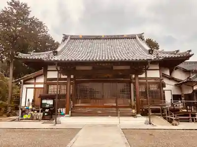西蓮寺の本殿・本堂