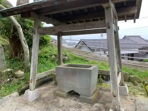 川津神社の手水舎