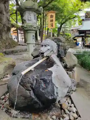 諏訪大社下社秋宮の手水舎