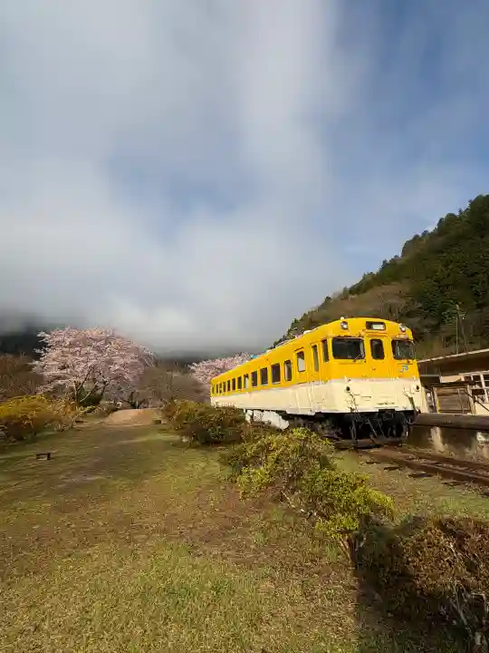 船場八幡神社の{uncategorized: "未分類", other: "その他", undefined: "問題あり", building: "その他建物", grave: "お墓", sacred_gate: "鳥居", guardian: "狛犬", statue: "像", buddha: "仏像", history: "歴史", nature: "自然", garden: "庭園", animal: "動物", pagoda: "塔", temizu: "手水舎", mountain_gate: "山門・神門", sanctuary: "本殿・本堂", subordinate: "末社・摂社", art: "芸術", scenery: "景色", jizo: "地蔵", ema: "絵馬", goshuin: "御朱印", omikuji: "おみくじ", items: "授与品その他", amulet: "お守り", goshuincho: "御朱印帳", eats: "食事", festival: "お祭り", votive_dance: "神楽", shichigosan: "七五三参", wedding: "結婚式", experience: "体験その他", initially: "初詣", around: "周辺", anti_infection: "感染症対策"}