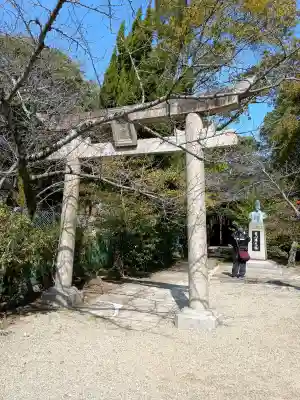 姫路神社の{uncategorized: "未分類", other: "その他", undefined: "問題あり", building: "その他建物", grave: "お墓", sacred_gate: "鳥居", guardian: "狛犬", statue: "像", buddha: "仏像", history: "歴史", nature: "自然", garden: "庭園", animal: "動物", pagoda: "塔", temizu: "手水舎", mountain_gate: "山門・神門", sanctuary: "本殿・本堂", subordinate: "末社・摂社", art: "芸術", scenery: "景色", jizo: "地蔵", ema: "絵馬", goshuin: "御朱印", omikuji: "おみくじ", items: "授与品その他", amulet: "お守り", goshuincho: "御朱印帳", eats: "食事", festival: "お祭り", votive_dance: "神楽", shichigosan: "七五三参", wedding: "結婚式", experience: "体験その他", initially: "初詣", around: "周辺", anti_infection: "感染症対策"}