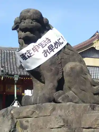 浅草神社の狛犬