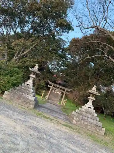 津布田八幡宮の建物その他