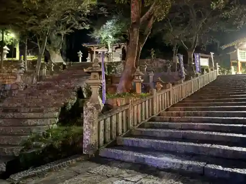 厳原八幡宮神社の{uncategorized: "未分類", other: "その他", undefined: "問題あり", building: "その他建物", grave: "お墓", sacred_gate: "鳥居", guardian: "狛犬", statue: "像", buddha: "仏像", history: "歴史", nature: "自然", garden: "庭園", animal: "動物", pagoda: "塔", temizu: "手水舎", mountain_gate: "山門・神門", sanctuary: "本殿・本堂", subordinate: "末社・摂社", art: "芸術", scenery: "景色", jizo: "地蔵", ema: "絵馬", goshuin: "御朱印", omikuji: "おみくじ", items: "授与品その他", amulet: "お守り", goshuincho: "御朱印帳", eats: "食事", festival: "お祭り", votive_dance: "神楽", shichigosan: "七五三参", wedding: "結婚式", experience: "体験その他", initially: "初詣", around: "周辺", anti_infection: "感染症対策"}