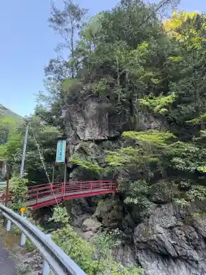 高越大権現 一宇岩戸分霊所のその他建物