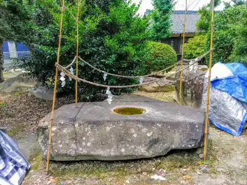 屯倉社（下三宅）の手水