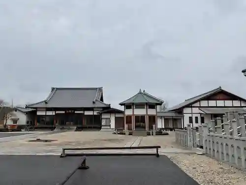 藏春寺の本殿・本堂