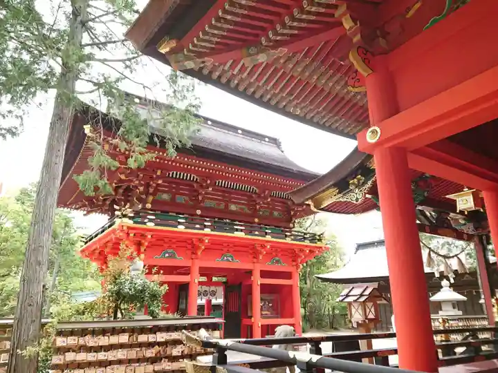 六所神社の山門・神門