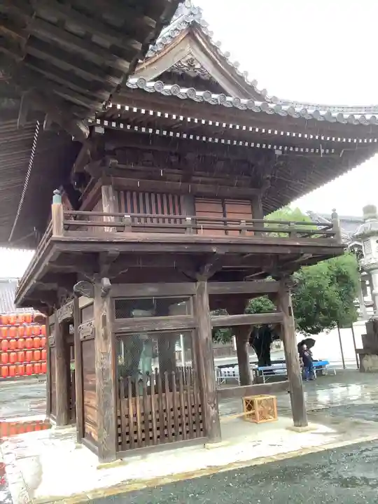 豊川閣 妙厳寺の山門・神門