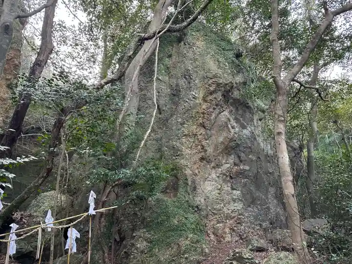 立石神社の{uncategorized: "未分類", other: "その他", undefined: "問題あり", building: "その他建物", grave: "お墓", sacred_gate: "鳥居", guardian: "狛犬", statue: "像", buddha: "仏像", history: "歴史", nature: "自然", garden: "庭園", animal: "動物", pagoda: "塔", temizu: "手水舎", mountain_gate: "山門・神門", sanctuary: "本殿・本堂", subordinate: "末社・摂社", art: "芸術", scenery: "景色", jizo: "地蔵", ema: "絵馬", goshuin: "御朱印", omikuji: "おみくじ", items: "授与品その他", amulet: "お守り", goshuincho: "御朱印帳", eats: "食事", festival: "お祭り", votive_dance: "神楽", shichigosan: "七五三参", wedding: "結婚式", experience: "体験その他", initially: "初詣", around: "周辺", anti_infection: "感染症対策"}