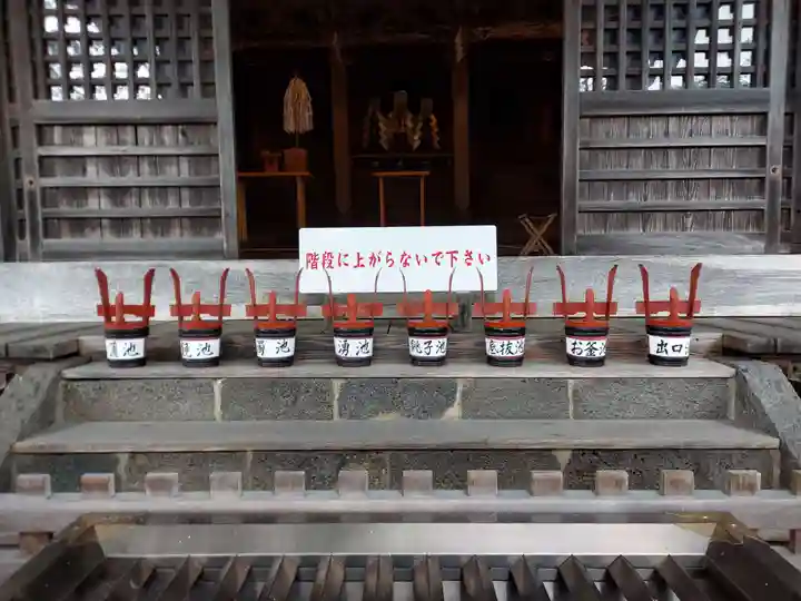 淺間神社(忍野八海)の本殿・本堂