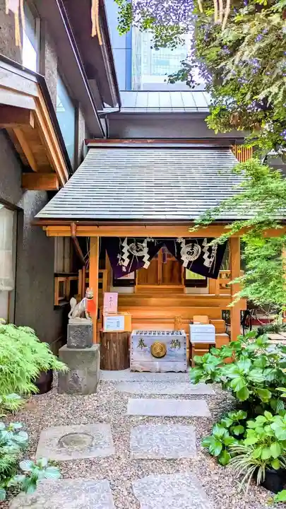 五十稲荷神社(栄寿稲荷神社)の本殿・本堂