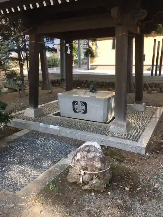 諏訪神社の手水舎