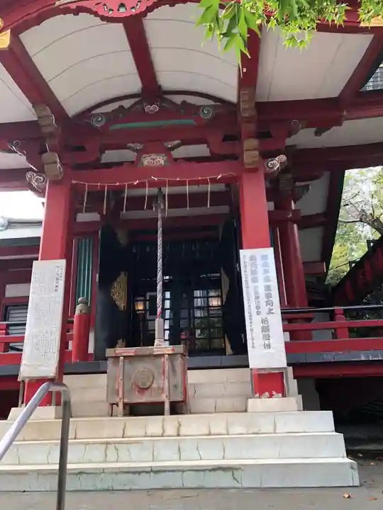 市谷亀岡八幡宮の末社・摂社