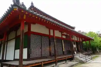 西大寺の本殿・本堂