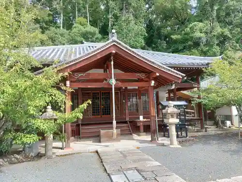 安岡寺の本殿