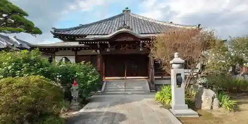 常楽寺の本殿・本堂