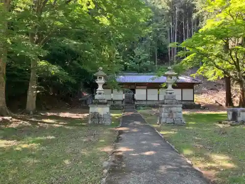 松田神社の{uncategorized: "未分類", other: "その他", undefined: "問題あり", building: "その他建物", grave: "お墓", sacred_gate: "鳥居", guardian: "狛犬", statue: "像", buddha: "仏像", history: "歴史", nature: "自然", garden: "庭園", animal: "動物", pagoda: "塔", temizu: "手水舎", mountain_gate: "山門・神門", sanctuary: "本殿・本堂", subordinate: "末社・摂社", art: "芸術", scenery: "景色", jizo: "地蔵", ema: "絵馬", goshuin: "御朱印", omikuji: "おみくじ", items: "授与品その他", amulet: "お守り", goshuincho: "御朱印帳", eats: "食事", festival: "お祭り", votive_dance: "神楽", shichigosan: "七五三参", wedding: "結婚式", experience: "体験その他", initially: "初詣", around: "周辺", anti_infection: "感染症対策"}
