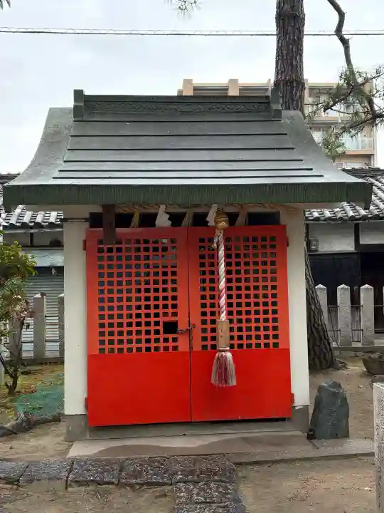 七松八幡神社の{uncategorized: "未分類", other: "その他", undefined: "問題あり", building: "その他建物", grave: "お墓", sacred_gate: "鳥居", guardian: "狛犬", statue: "像", buddha: "仏像", history: "歴史", nature: "自然", garden: "庭園", animal: "動物", pagoda: "塔", temizu: "手水舎", mountain_gate: "山門・神門", sanctuary: "本殿・本堂", subordinate: "末社・摂社", art: "芸術", scenery: "景色", jizo: "地蔵", ema: "絵馬", goshuin: "御朱印", omikuji: "おみくじ", items: "授与品その他", amulet: "お守り", goshuincho: "御朱印帳", eats: "食事", festival: "お祭り", votive_dance: "神楽", shichigosan: "七五三参", wedding: "結婚式", experience: "体験その他", initially: "初詣", around: "周辺", anti_infection: "感染症対策"}