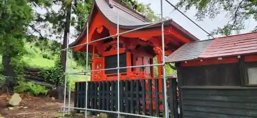 白山神社の本殿