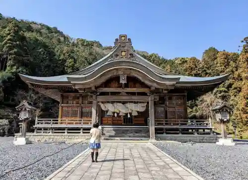 関西出雲久多見神社の本殿