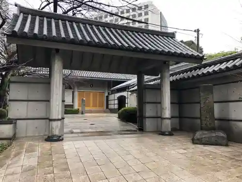 瑠璃光寺の山門