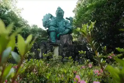 古井の天狗山の像