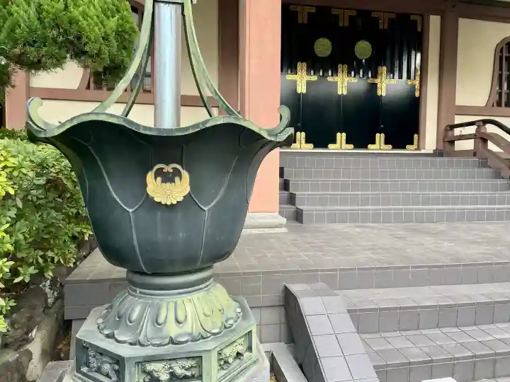 光明寺の{uncategorized: "未分類", other: "その他", undefined: "問題あり", building: "その他建物", grave: "お墓", sacred_gate: "鳥居", guardian: "狛犬", statue: "像", buddha: "仏像", history: "歴史", nature: "自然", garden: "庭園", animal: "動物", pagoda: "塔", temizu: "手水舎", mountain_gate: "山門・神門", sanctuary: "本殿・本堂", subordinate: "末社・摂社", art: "芸術", scenery: "景色", jizo: "地蔵", ema: "絵馬", goshuin: "御朱印", omikuji: "おみくじ", items: "授与品その他", amulet: "お守り", goshuincho: "御朱印帳", eats: "食事", festival: "お祭り", votive_dance: "神楽", shichigosan: "七五三参", wedding: "結婚式", experience: "体験その他", initially: "初詣", around: "周辺", anti_infection: "感染症対策"}