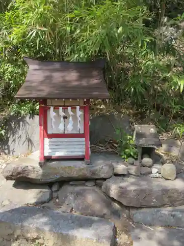 山梨岡神社の末社