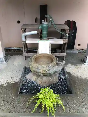 下神明天祖神社の手水舎
