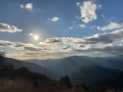 玉置神社の{uncategorized: "未分類", other: "その他", undefined: "問題あり", building: "その他建物", grave: "お墓", sacred_gate: "鳥居", guardian: "狛犬", statue: "像", buddha: "仏像", history: "歴史", nature: "自然", garden: "庭園", animal: "動物", pagoda: "塔", temizu: "手水舎", mountain_gate: "山門・神門", sanctuary: "本殿・本堂", subordinate: "末社・摂社", art: "芸術", scenery: "景色", jizo: "地蔵", ema: "絵馬", goshuin: "御朱印", omikuji: "おみくじ", items: "授与品その他", amulet: "お守り", goshuincho: "御朱印帳", eats: "食事", festival: "お祭り", votive_dance: "神楽", shichigosan: "七五三参", wedding: "結婚式", experience: "体験その他", initially: "初詣", around: "周辺", anti_infection: "感染症対策"}