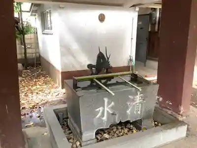 榊森白山社の手水舎