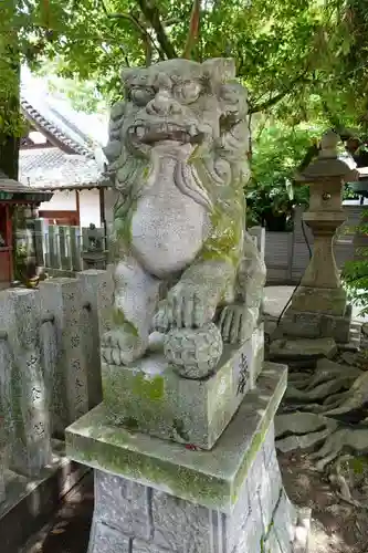 石園座多久虫玉神社の狛犬