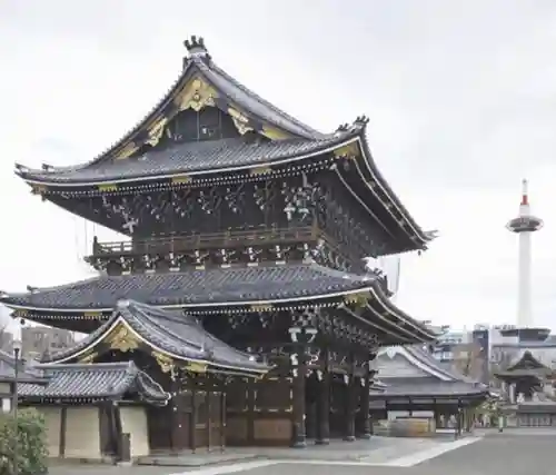 東本願寺（真宗本廟）の山門