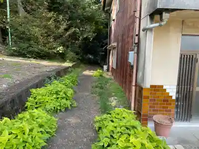 尾白稲荷神社(岐阜県)