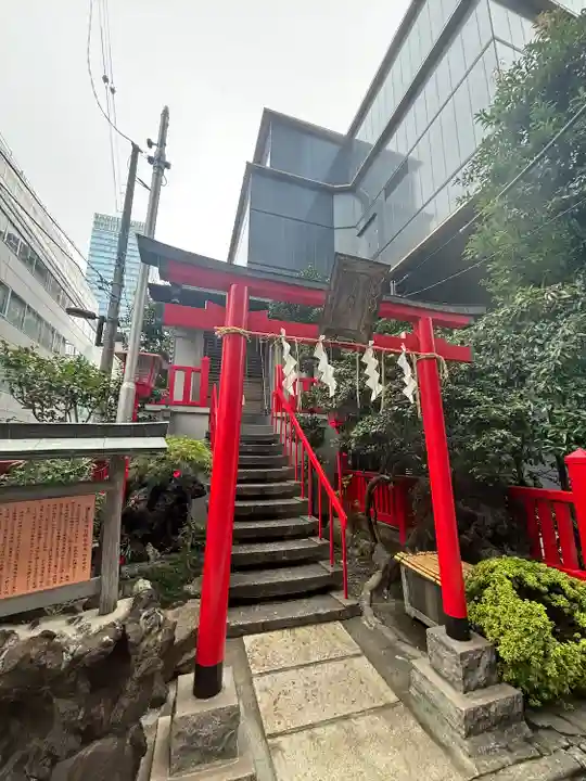講武稲荷神社の鳥居