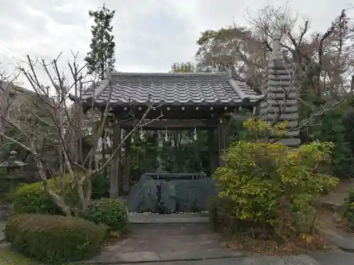 大学院の手水舎