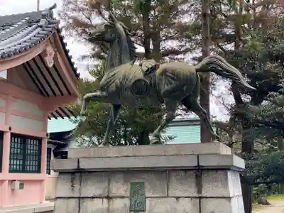 大神神社(花池)の狛犬