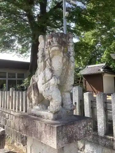 和爾良神社の狛犬