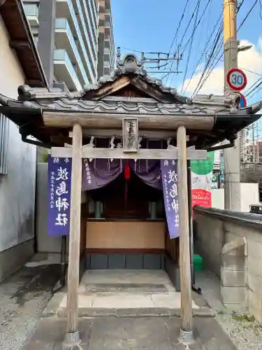淡島大明神の{uncategorized: "未分類", other: "その他", undefined: "問題あり", building: "その他建物", grave: "お墓", sacred_gate: "鳥居", guardian: "狛犬", statue: "像", buddha: "仏像", history: "歴史", nature: "自然", garden: "庭園", animal: "動物", pagoda: "塔", temizu: "手水舎", mountain_gate: "山門・神門", sanctuary: "本殿・本堂", subordinate: "末社・摂社", art: "芸術", scenery: "景色", jizo: "地蔵", ema: "絵馬", goshuin: "御朱印", omikuji: "おみくじ", items: "授与品その他", amulet: "お守り", goshuincho: "御朱印帳", eats: "食事", festival: "お祭り", votive_dance: "神楽", shichigosan: "七五三参", wedding: "結婚式", experience: "体験その他", initially: "初詣", around: "周辺", anti_infection: "感染症対策"}