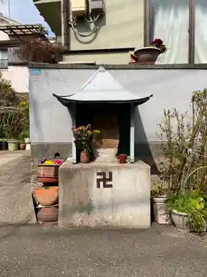 地蔵尊（八幡町）の本殿・本堂